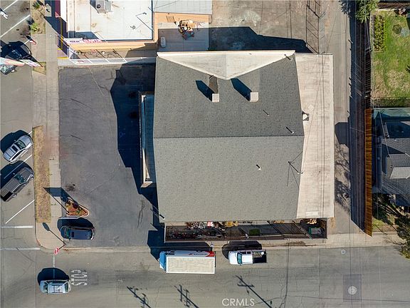 4th image of 6852 N Winton Way