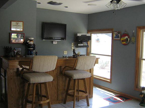 5th image of 2670 Saint John Cir