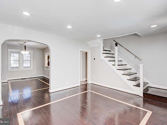 3rd image of 127 Cherrydell Rd