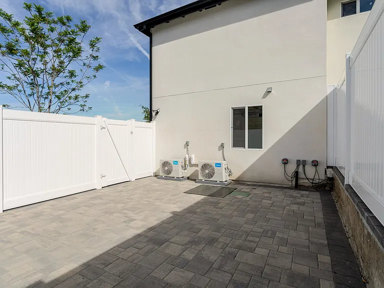 10421 Pinyon Ave — Photo 18