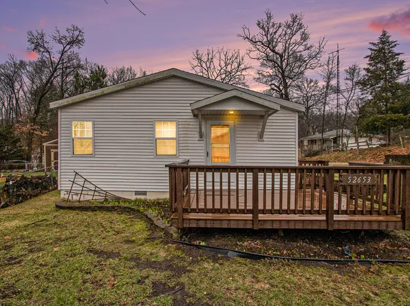 52653 Lakeview Dr, Dowagiac, MI 49047