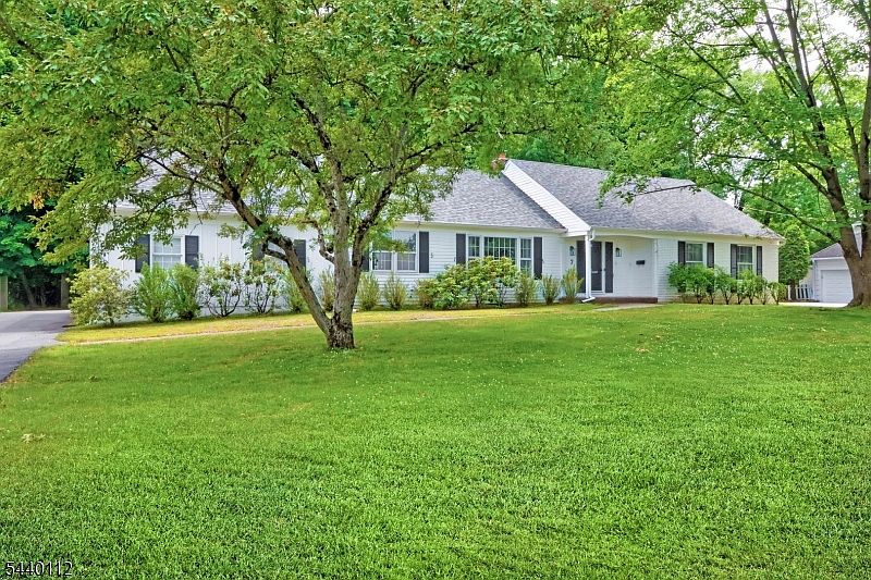 1st image of 7 Village Rd