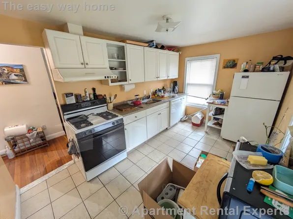 8 Pearl St, Medford, MA