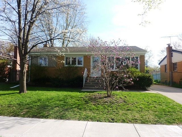 1st image of 329 Wisconsin Dr