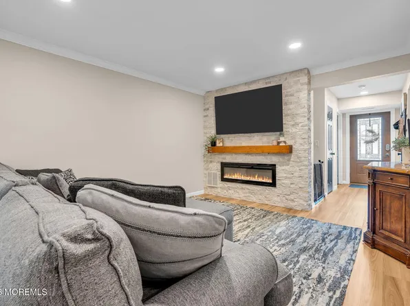6 Swallow Lane, Howell, NJ 07731