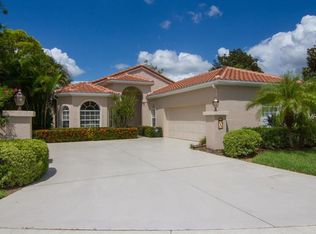 8048 Via Fiore, Sarasota, FL 34238