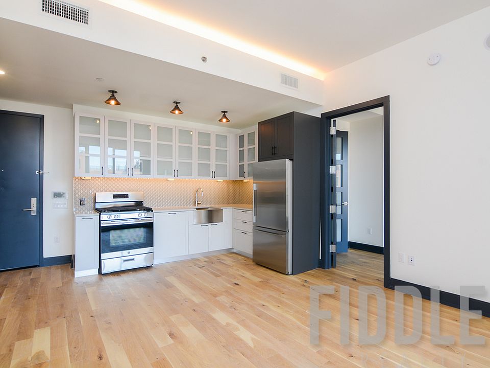 1st image of 10 Montieth St #452A