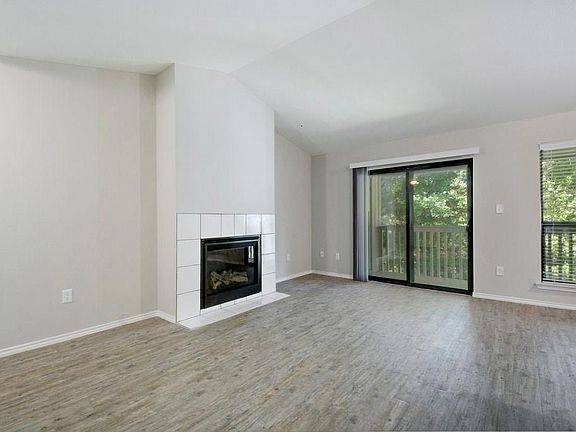 5th image of 3839 Dry Creek Dr Unit 209