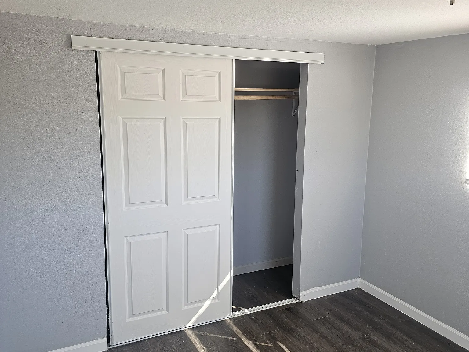 2 bed, 850 sqft, $1,350 — Photo 2