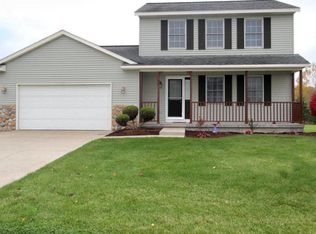 878 Eagle Ridge Dr, Coopersville, MI 49404