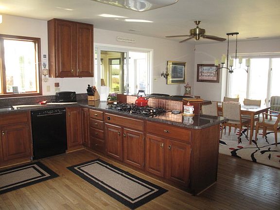 2nd image of 24 Bluebird Ln