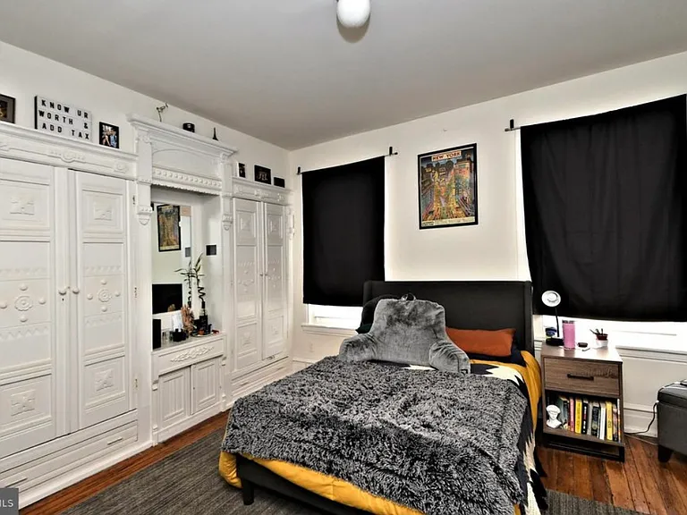 1525 Fontain St — Photo 9