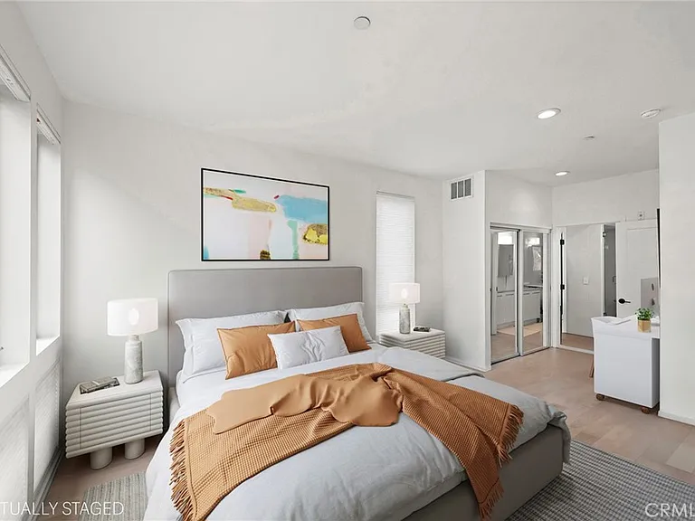 4151 Redwood Ave #106 — Photo 17