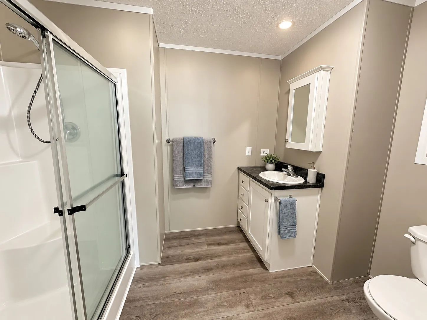 Rare Find! Premium Lot Available! — Photo 4