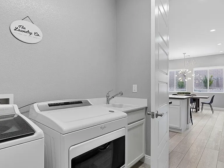 2562 Millburn Ave — Photo 28