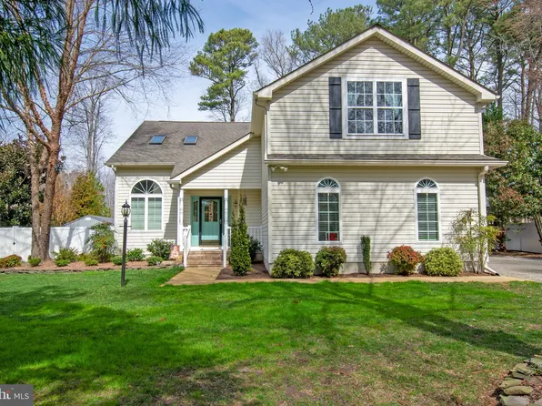 36499 Pine Grove Ln, Ocean View, DE 19970