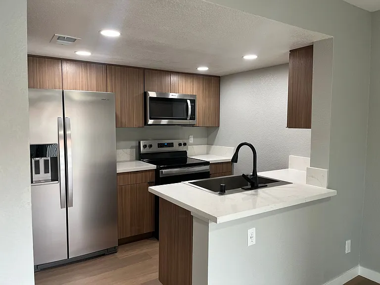 Corona Pointe Resort — Photo 127