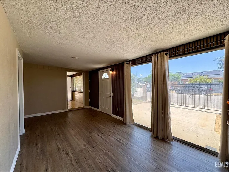 5025 Fillmore Ave #A — Photo 9