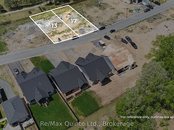 4th image of 13 Deerview Dr