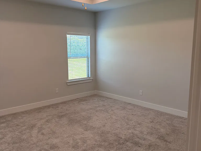 132 Clift Dr — Photo 43