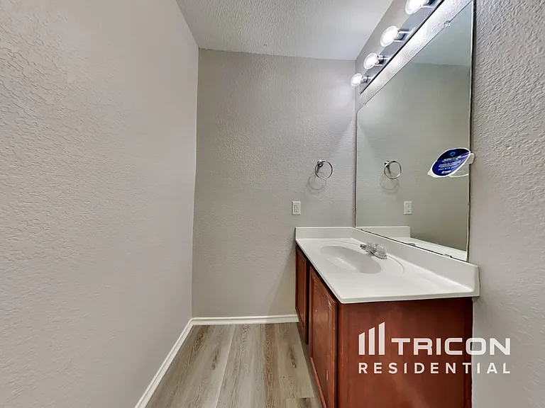 10611 Terrace Gln — Photo 14