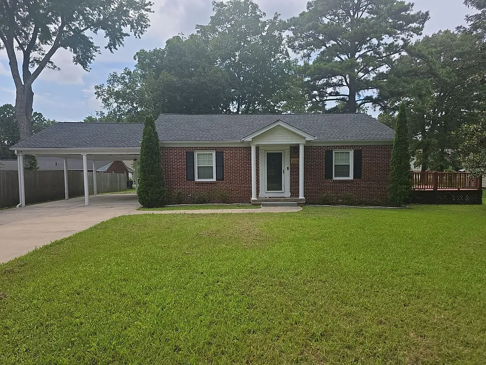 1106 Park Dr