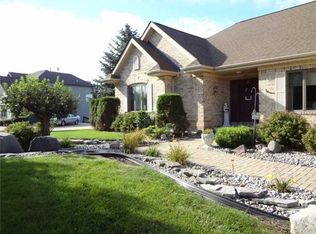 358 Crosswind Dr, Dimondale, MI 48821