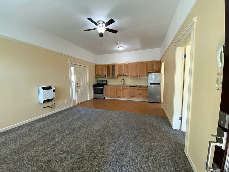 832 Georgia St #B — Photo 9
