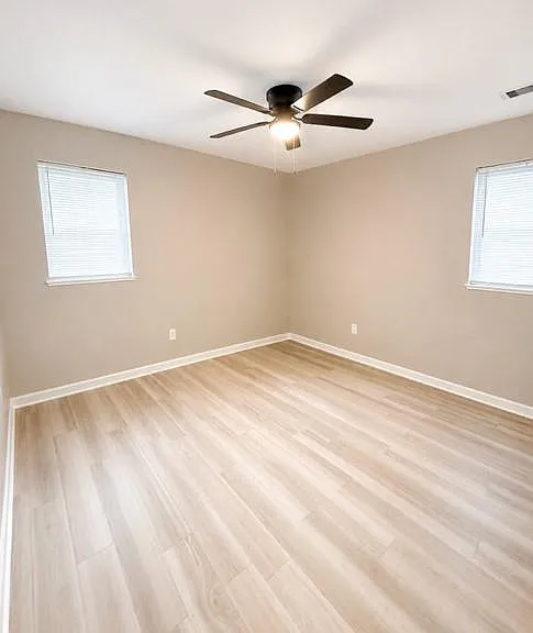 3096 Sharon Dr — Photo 6