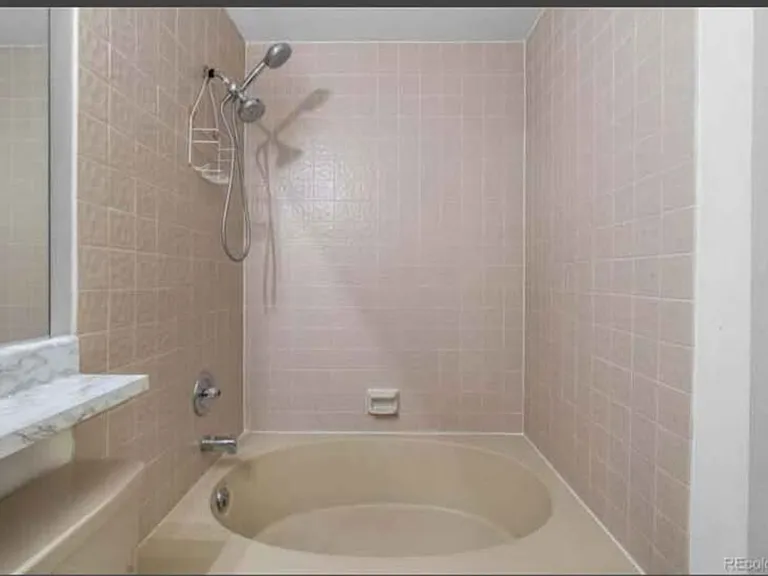 910 S Walden St #206 — Photo 18