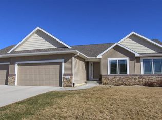 1416 Rocky Ridge Rd, Cedar Falls, IA 50613