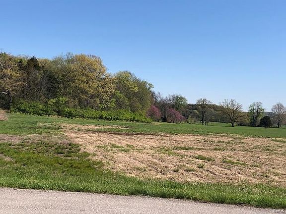 3rd image of 201 Pleasant Valley Estates Dr