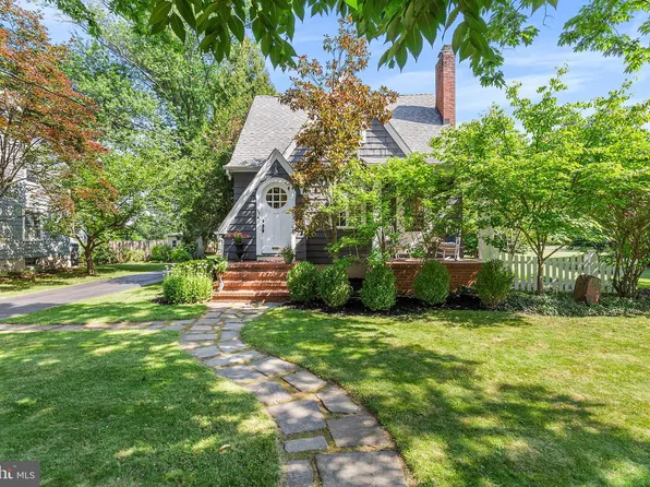 105 Laning Ave, Pennington, NJ 08534