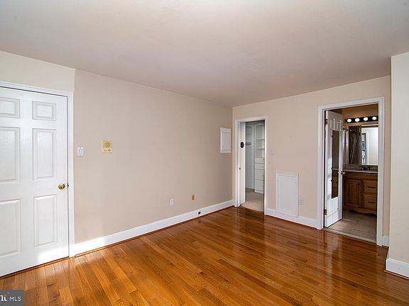 4th image of 306 S 13th St #11