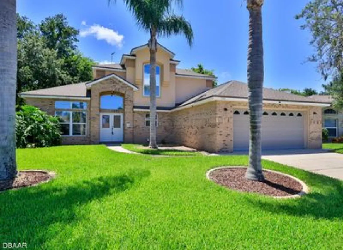 Building Photo - 3900 Oak Crest Cir