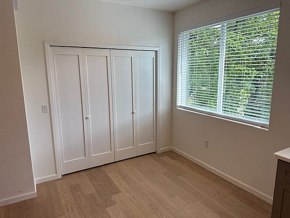 4th image of 402 Butler Ct #C