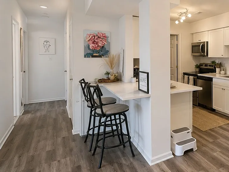 1129 W Main St — Photo 3