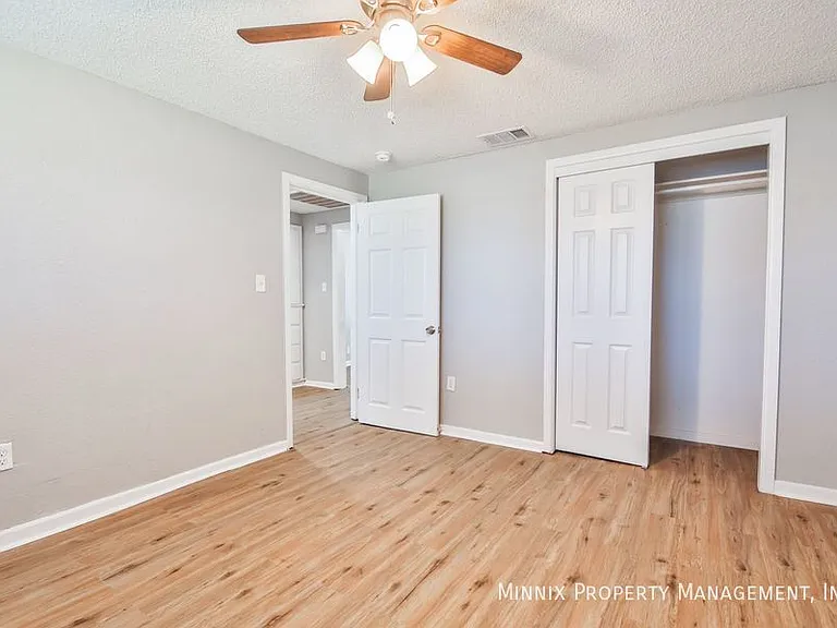 1300 S 11th St — Photo 19