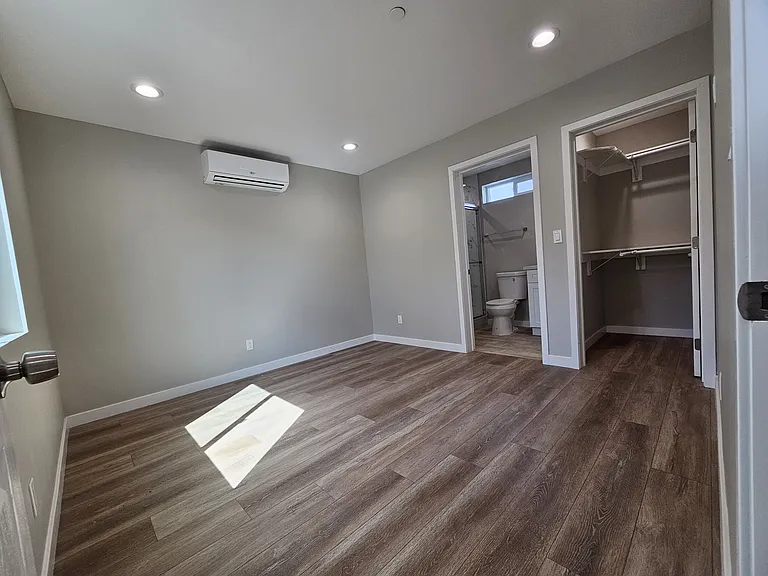 14009 Hubbard St — Photo 8