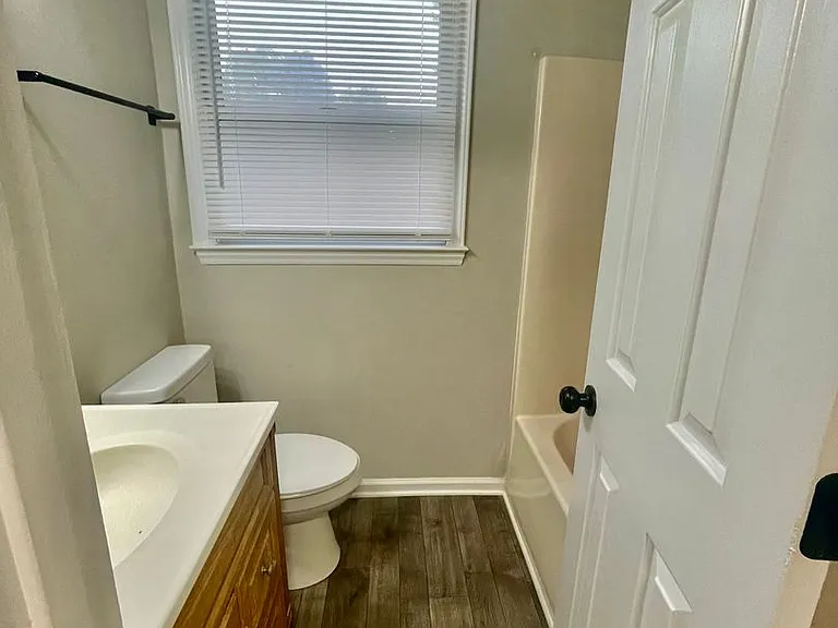 260 Kelly St — Photo 11