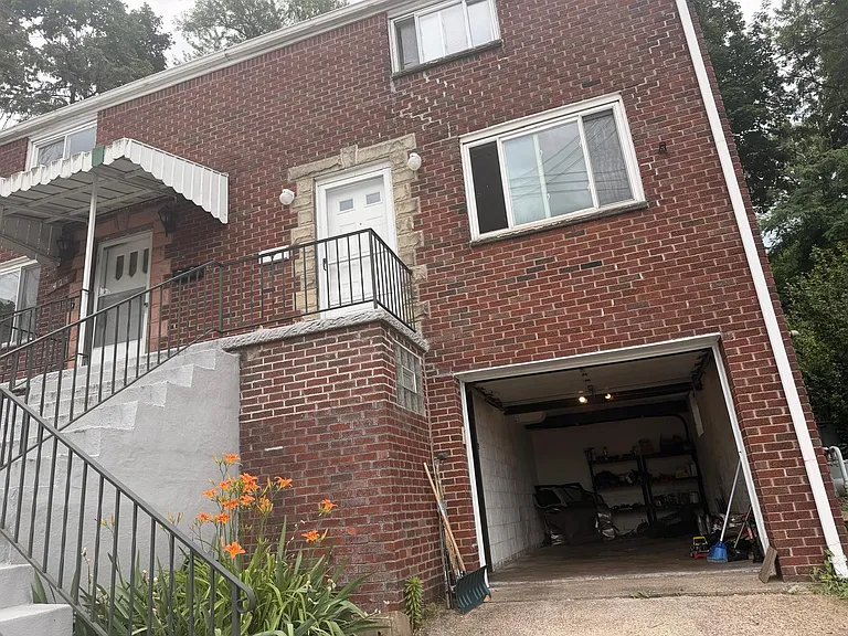 422 Brookline Blvd — Photo 1