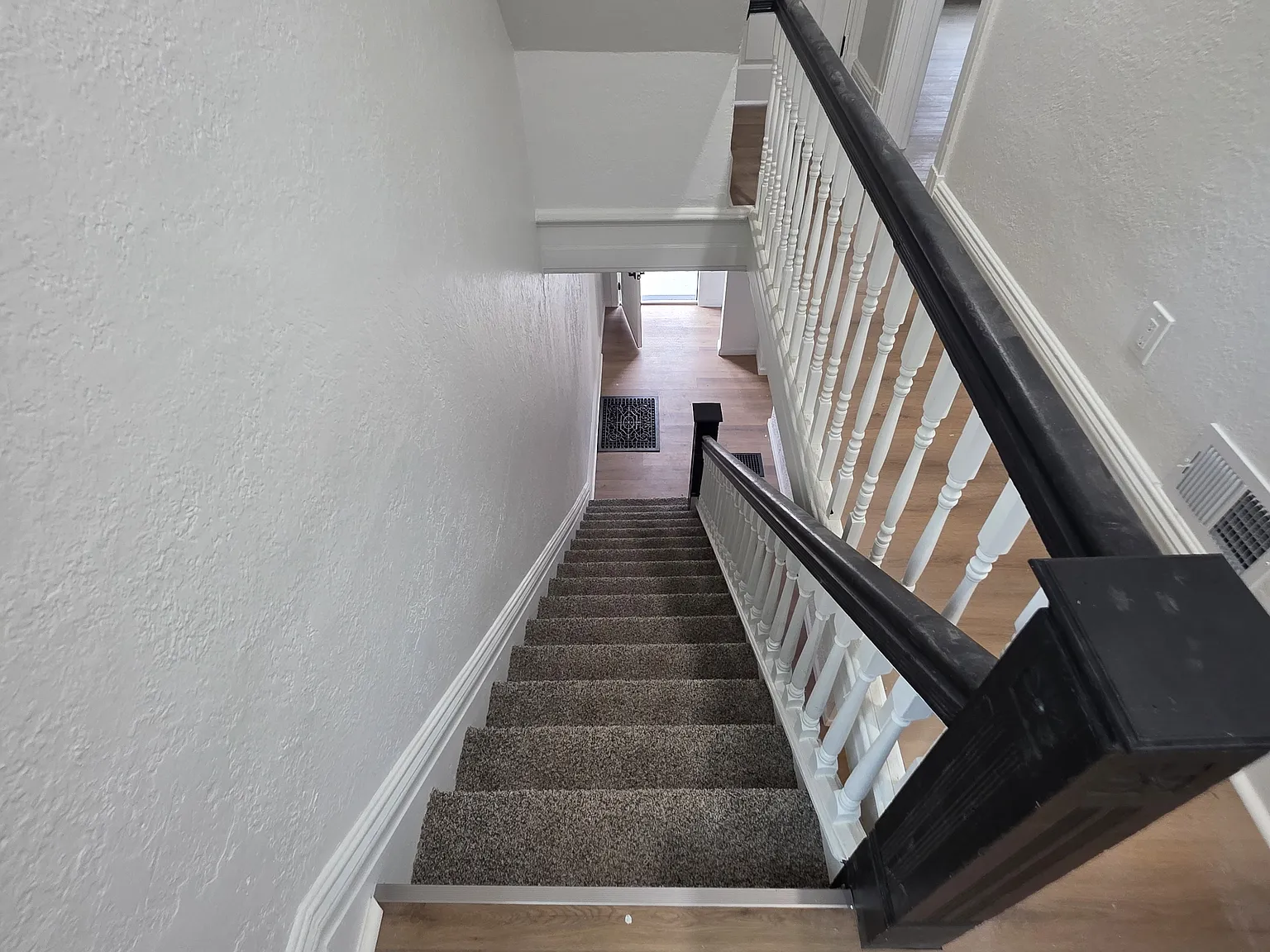 4 bed, 2000 sqft, $2,200 — Photo 4