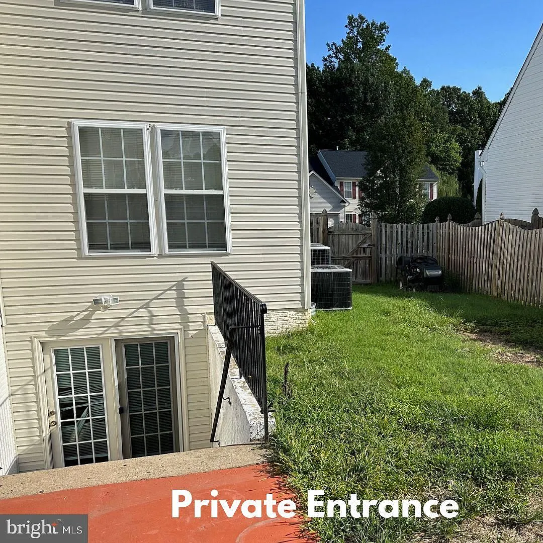 2 bed, 1.0 bath, 5285 sqft, $1,800 — Photo 2