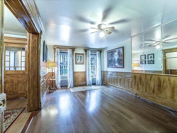 2nd image of 739 Putnam Ave