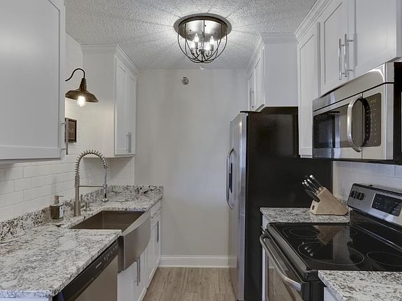 2nd image of 26 10th St W Unit 410