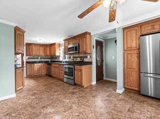 13 Canterbury St, Billerica, MA 01821