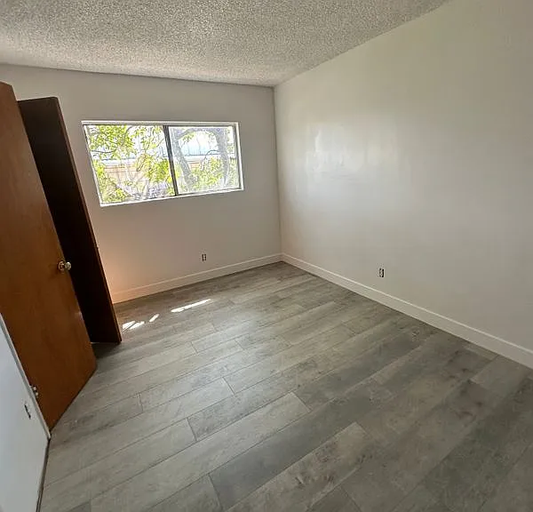 1650 W 209th St #6 — Photo 5