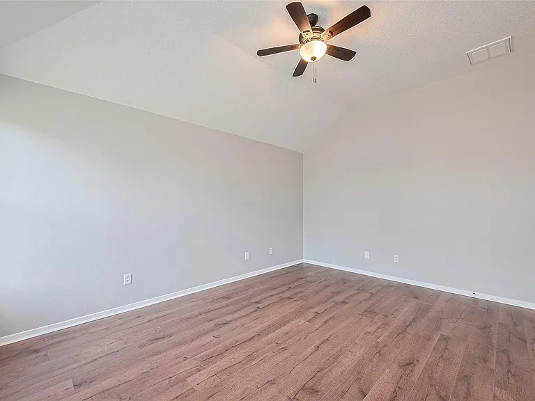 12230 Hawthorne Hill Cir — Photo 29