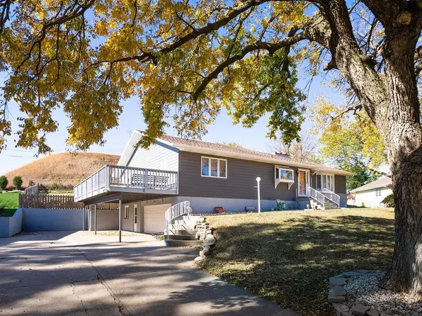 2311 Hardison Dr, Norfolk, NE 68701