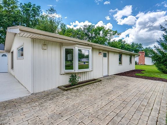 2nd image of 1560 Evergreen Dr